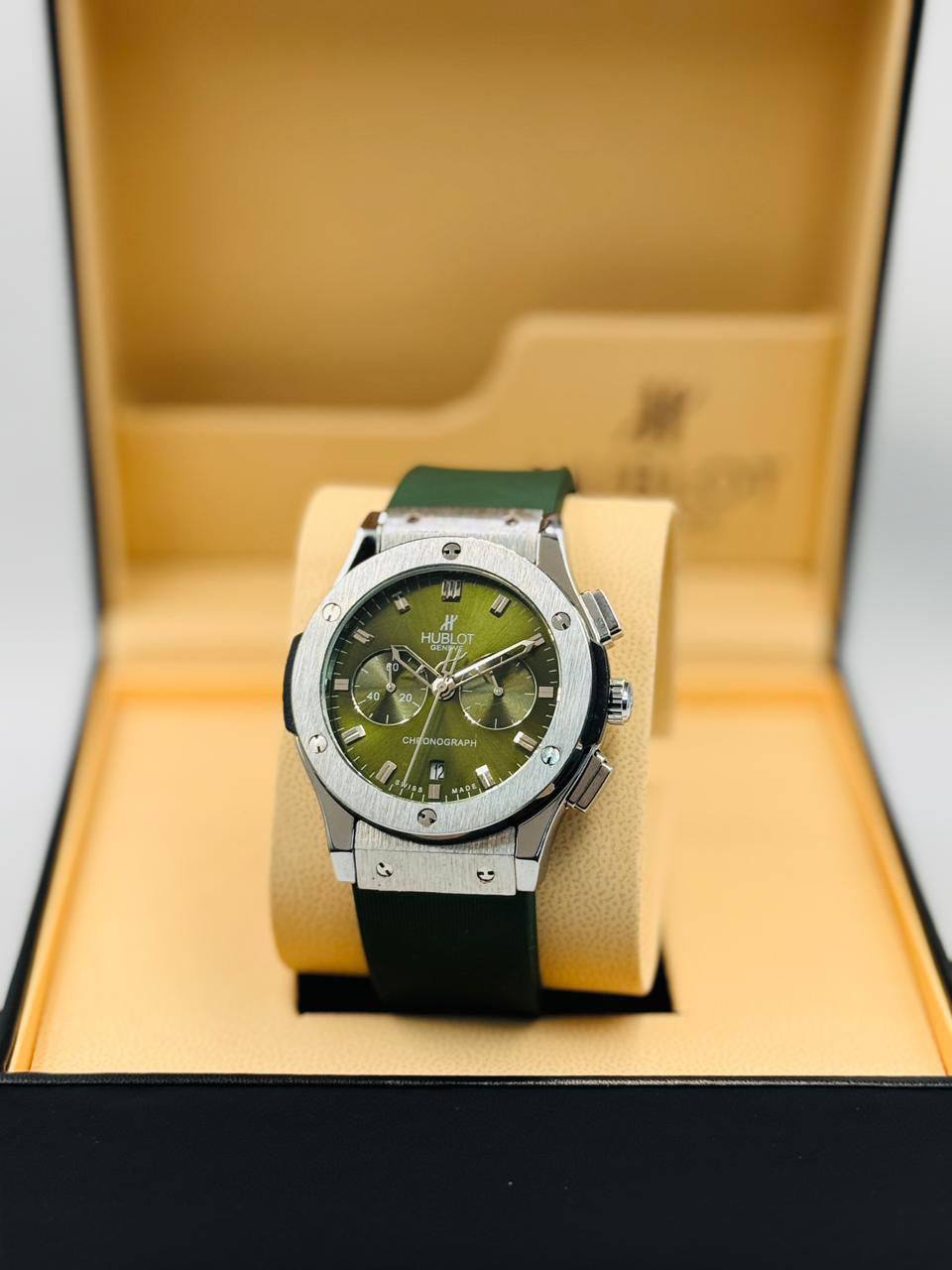 Hublot Men 
85 dhs❤️

Zain08
♥️♥️♥️