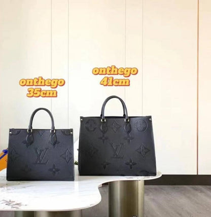 LV
105 dhs🪙
size：41cm
95 dhs🪙
size：35cm
Good quality

Zain35
♥️♥️♥️