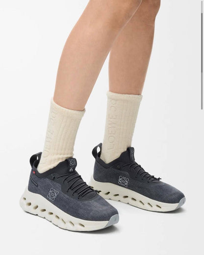 On Running Cloudtilt LOEWE Denim Grey，
Size 36-45 ，
240 dhs💓

Zain18
♥️♥️♥️