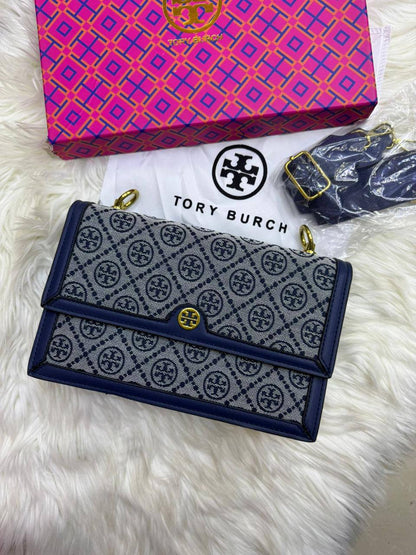 Tory Burch 
1️⃣ Finish Quality +🎁

Size: 28 * 19 cm
80 dhs🪙🌨️

with box 
🎁🎁🎁

Zain115
♥️♥️♥️
