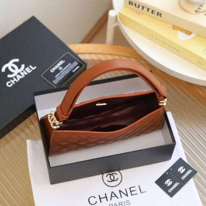 Chanel

95 dhs✅

high quality 

With box
🎁🎁🎁

Zain26
♥️♥️♥️