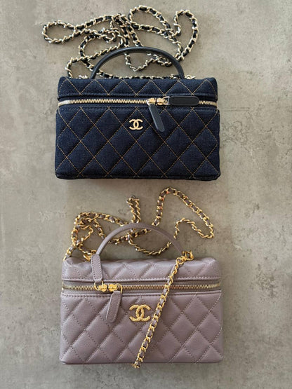 Chanel
𝐕𝐚𝐧𝐢𝐭𝐲 𝐰𝐢𝐭𝐡 𝐂𝐡𝐚𝐢𝐧 𝐡𝐚𝐧𝐝𝐛𝐚𝐠 𝐬𝐮𝐩𝐞𝐫 𝐦𝐚𝐬𝐭𝐞𝐫 𝐪𝐮𝐚𝐥𝐢𝐭𝐲 
950 dhs✅

ETAG4
♥️♥️♥️