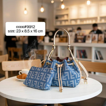 Fendi  POMODORINO
ʙᴜᴄᴋᴇᴛ  ʙᴀɢ ᴢᴜᴄᴄᴀ
ᴍᴀᴛᴛᴇ ᴀɴᴅ ᴄᴀɴᴠᴀs ʟᴇᴀᴛʜᴇʀ
ᴡɪᴛʜ ᴡᴀʟʟᴇᴛ sᴍᴀʟʟ ᴘᴏᴜᴄʜ
sɪᴢᴇ: 23 cm

75 dhs🪙🌨️

Zain31
 ♥️♥️♥️