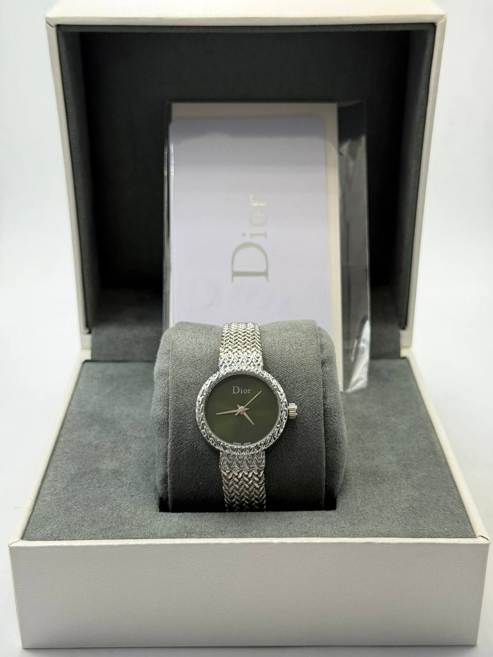 Dior Ladies 
55 dhs✅

Zain08
♥️♥️♥️