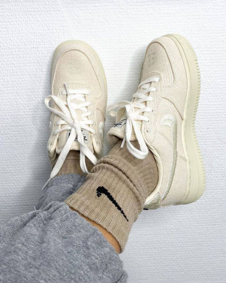 Nike x Stussy Air Force 1 Low "Fossil" 
36-45 AVAILABLE 🤩
170 dhs🪙💕

Zain242
♥️♥️♥️