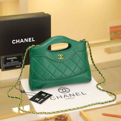 Chanel

with box🎁🎁🎁

95 dhs✅
good quality

Zain143
♥️♥️♥️