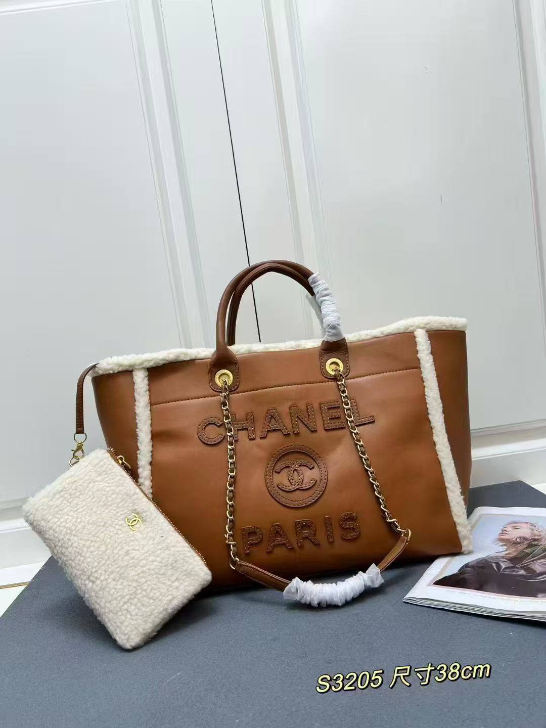 Chanel 
Master
390 dhs🪙🌨️
#38cm🥰🥰

Zain228
♥️♥️♥️