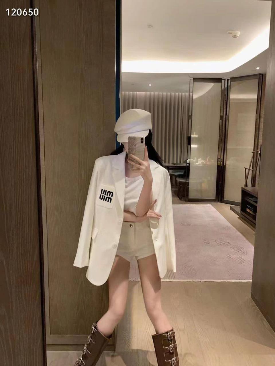 *New collections      
230 dhs🌺
*good  quality  
*Sizes:M L xl* 
*AVAILABLE NOW*🥰🛍️🛍️

Zain231
♥️♥️♥️