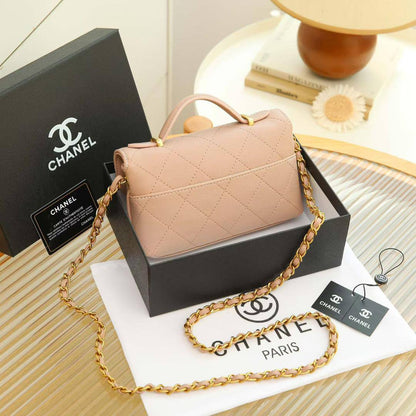 Chanel
95 dhs🪙🌨️
Good quality 

with box
🎁🎁🎁

Zain35
♥️♥️♥️