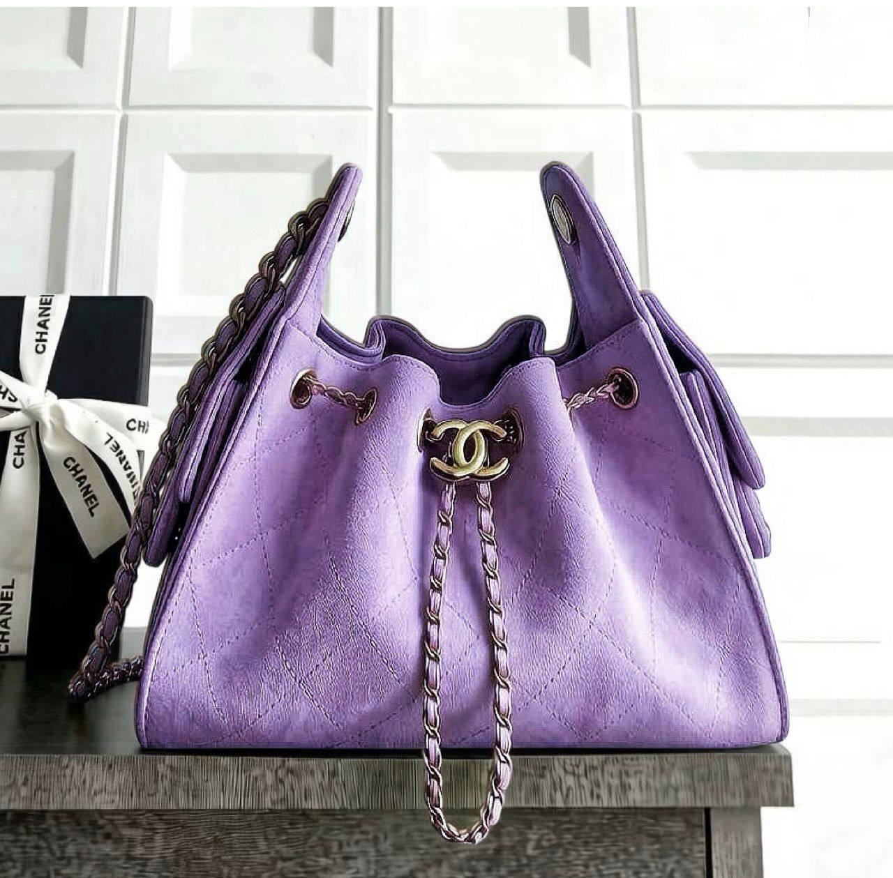 CHANEL 
HIGH QUALITY 
120 dhs✅
SIZE : 28cm

Zain39
♥️♥️♥️