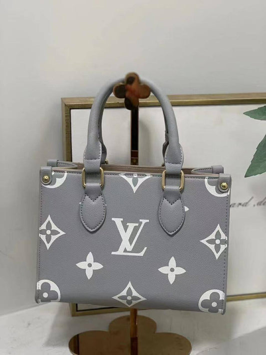 LV
80 dhs❤️

With box
🎁🎁🎁

Zain219
♥️♥️♥️