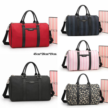 Victoria's Secret 

travelling bag 

new came  
good quality 
95 dhs🇦🇪🇦🇪

45cm

Zain295
♥️♥️♥️