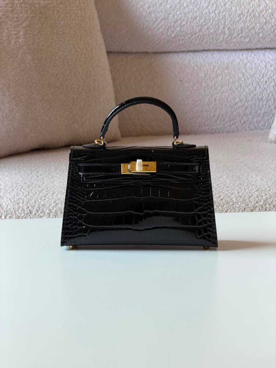 Hermes kelly croc 19cm💕master quality😍with box❤️
520 dhs💓

Zain52
♥️♥️♥️