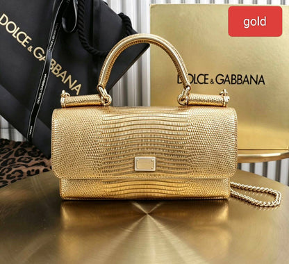 D&G
100 dhs💓
With box
🎁🎁🎁

Size 20cm

Zain26
♥️♥️♥️