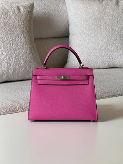 Hermes
kelly 25cm💥Master quality ✅with box📦
380 dhs✅

Zain51
♥️♥️♥️