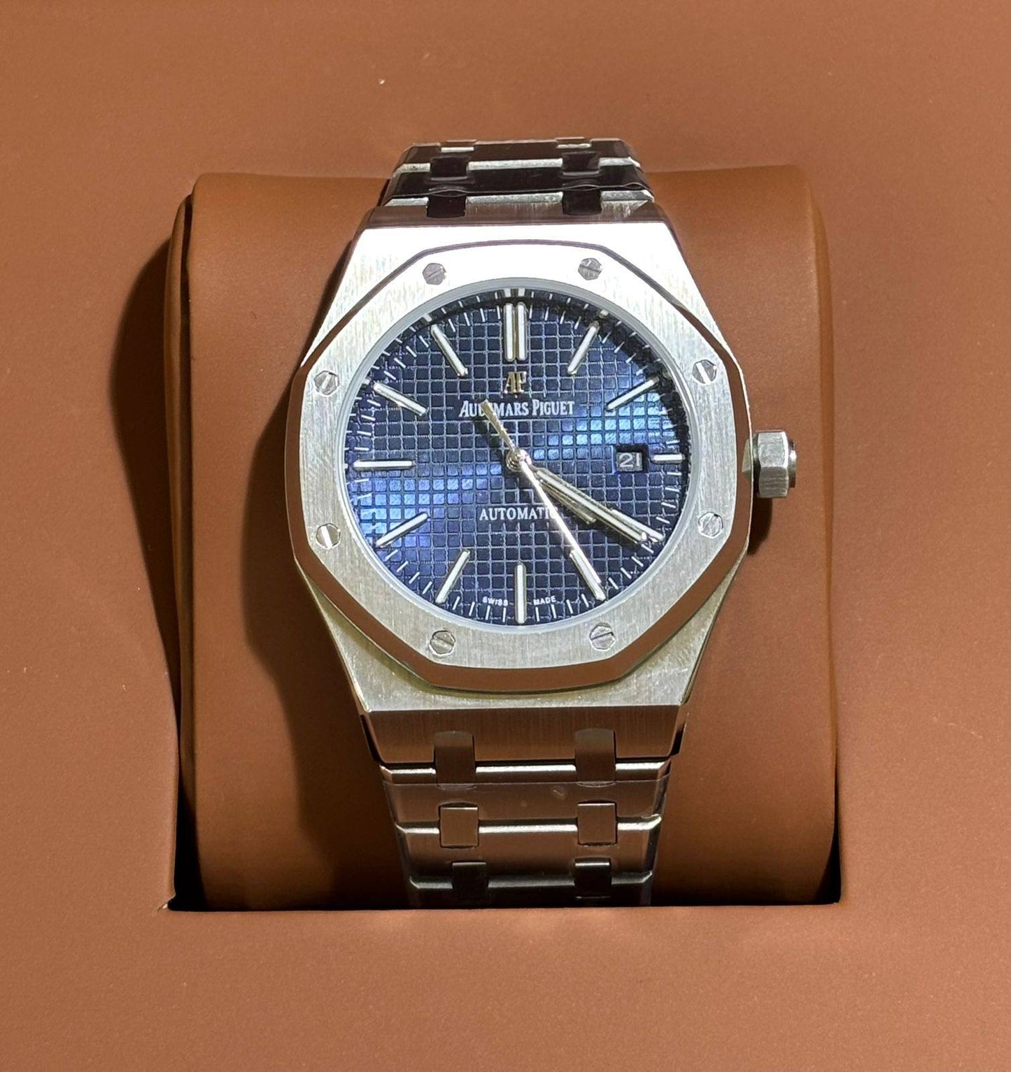 Audemars piguet for men ... automatic🌹🌹🌹

290 dhs❣️
____With box______❒
🎁🎁🎁

Zain108
♥️♥️♥️