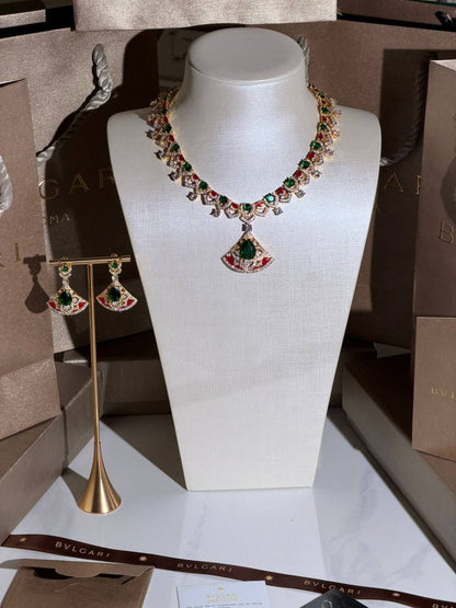 *BVlGARI*
New Collection 😍

Quality: Super Master 
Non -Tarnish color
* Necklace 
* ⁠Earrings
* ⁠For Price 👇 WTSP Text Zain 0568585901
* ⁠
* ⁠Zain268
♥️♥️♥️