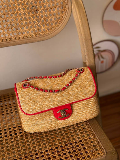 New Collection✨✨✨
CHANEL
23cm
350 dhs🇦🇪🇦🇪
*MASTER QUALITY*
With box🎁

Zain167
♥️♥️♥️