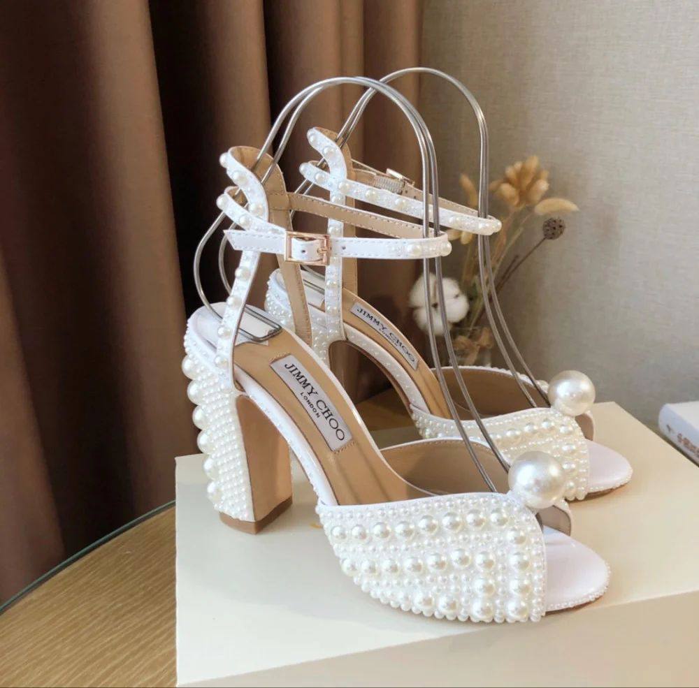 New. Jimmy choo heel 

  Size  .  36.  to 41

180 dhs❣️

Zain80
♥️♥️♥️