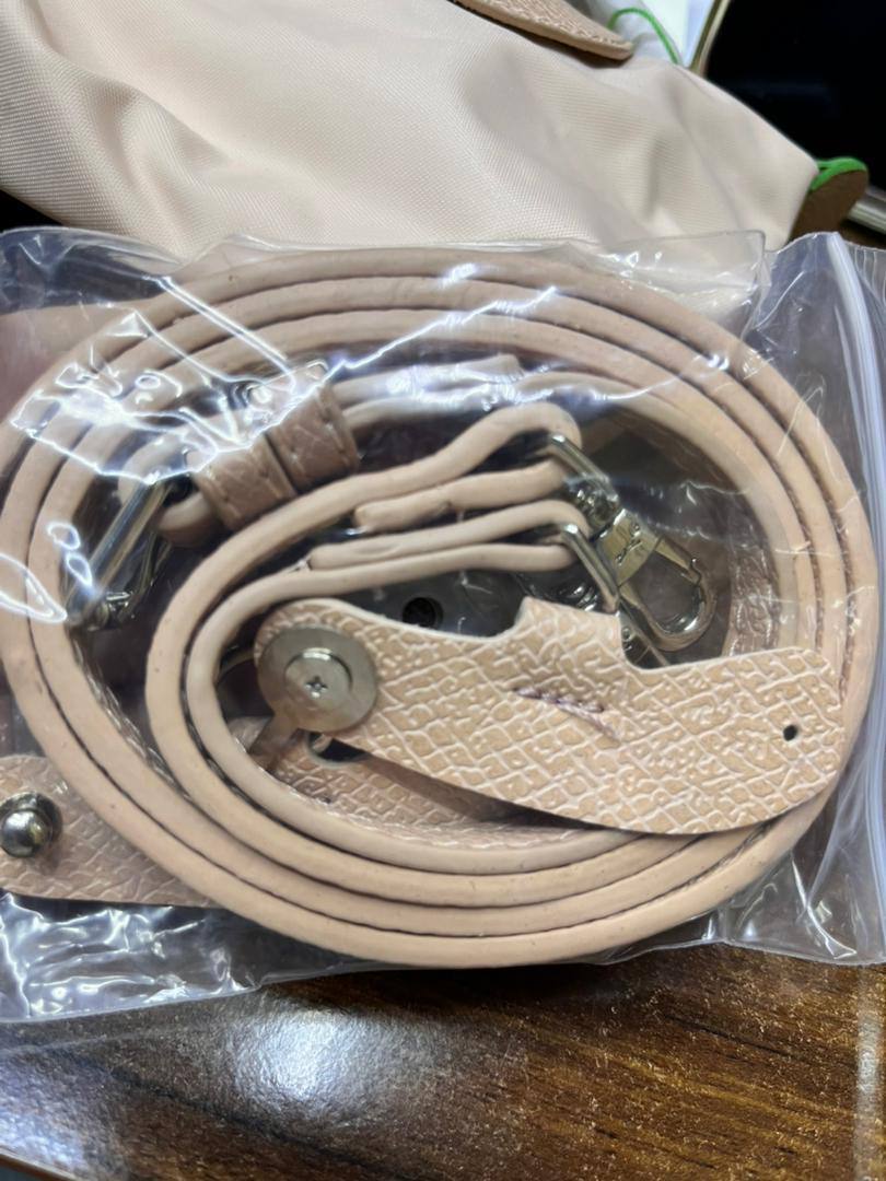 Longchamp

45 dhs🪙🌨️

size 20cm

Zain213
♥️♥️♥️