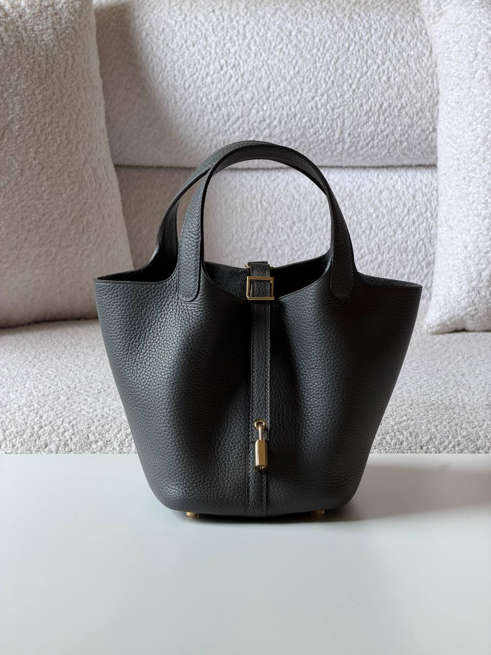 Hermes
picotin 18cm💥Master quality ✅

with box📦

340 dhs✅

Zain52
♥️♥️♥️