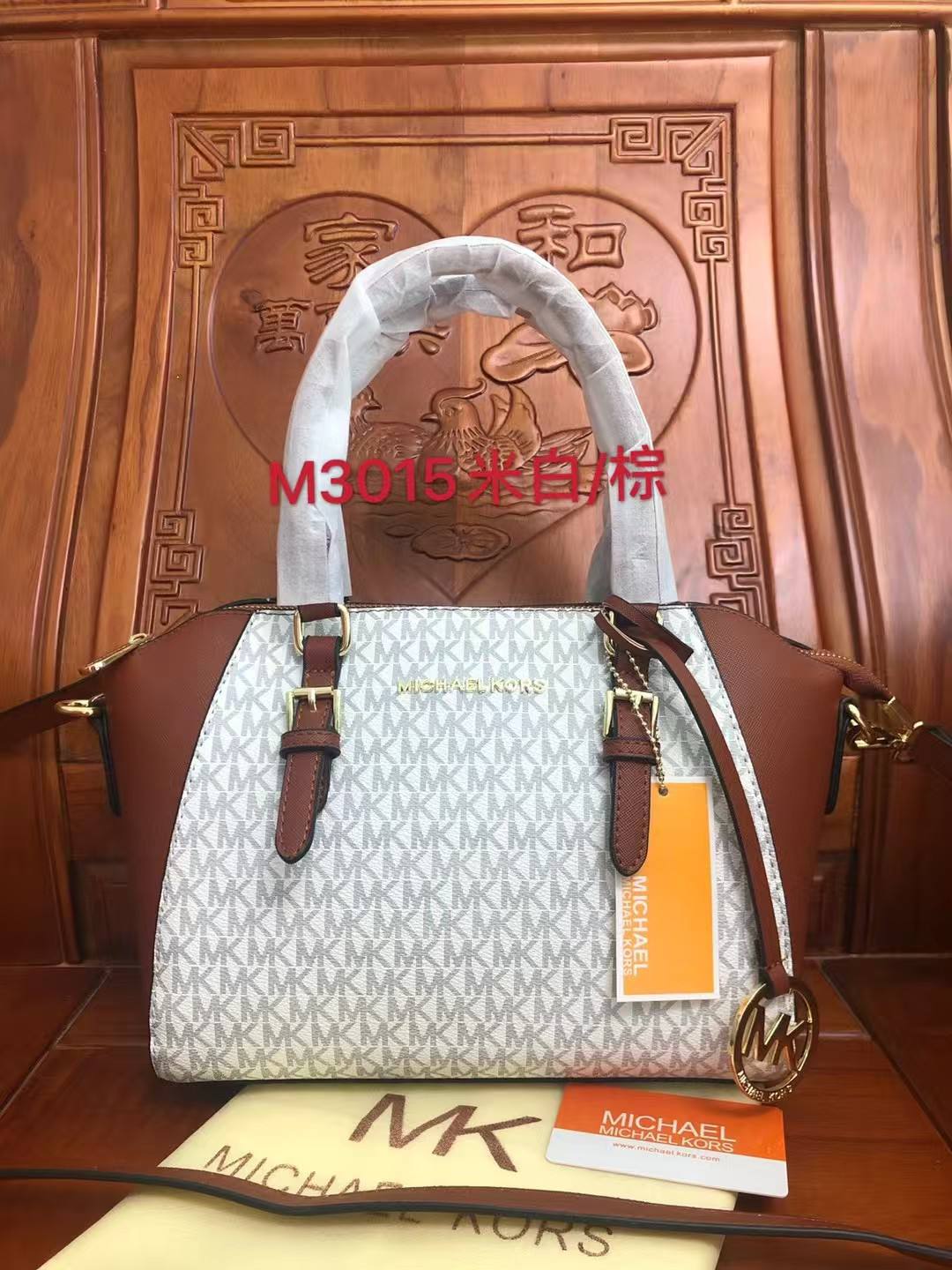 Mk

high quality 
27cm

95 dhs🇦🇪🇦🇪

Zain26
♥️♥️♥️