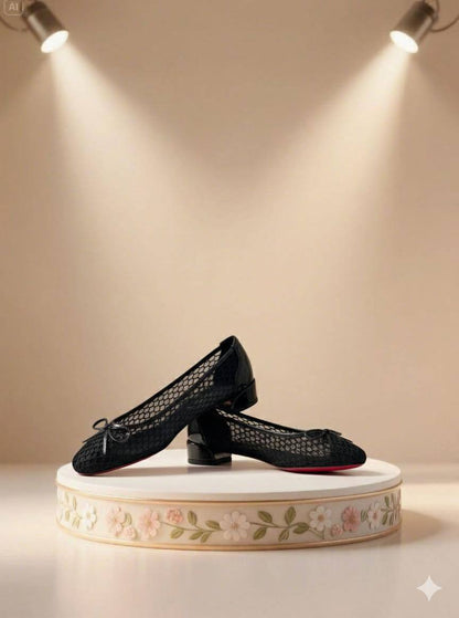 Christian Louboutin
🍁 *SIZE:  36 TO 41*🍁

230 dhs🪙🌺

Zain224
♥️♥️♥️