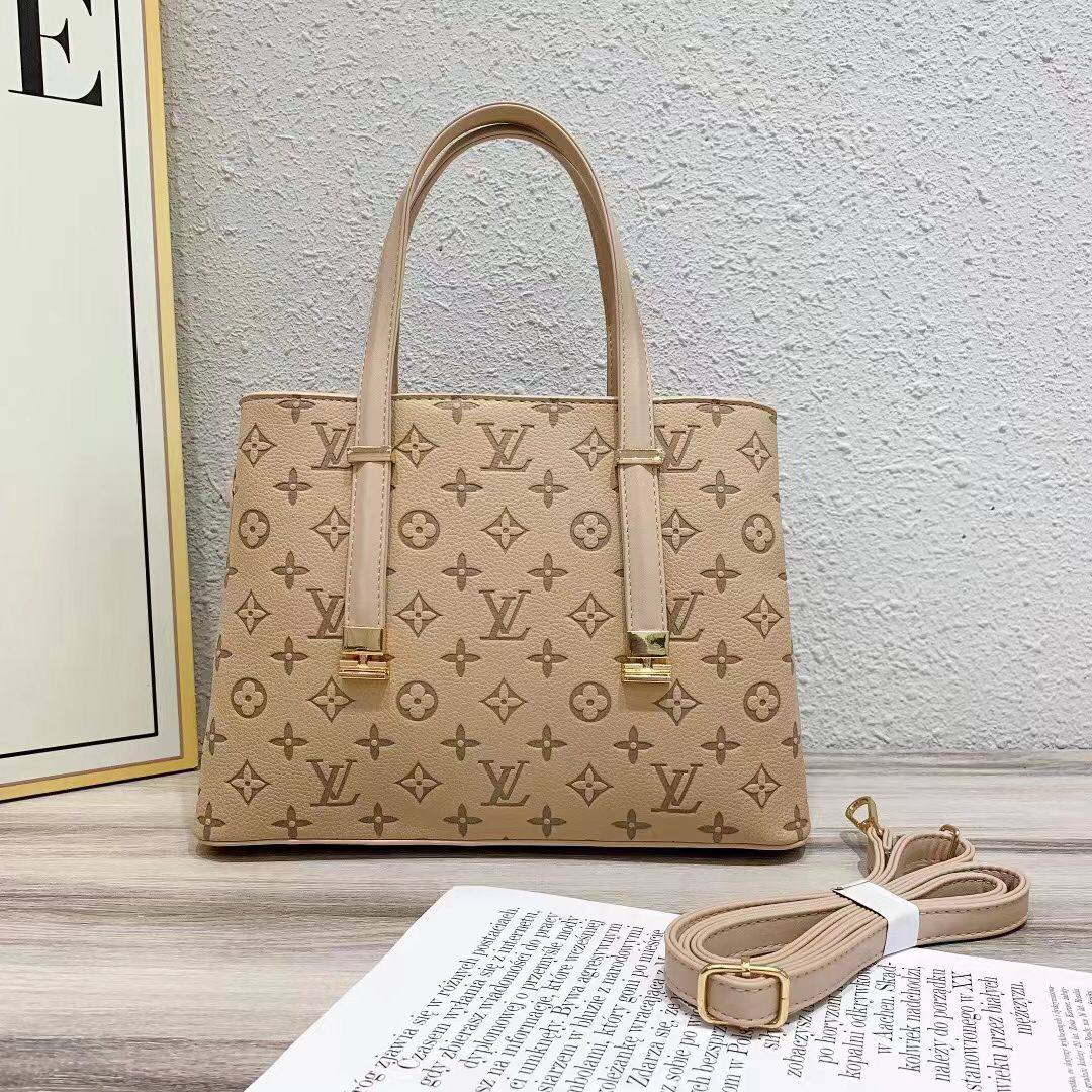 LV
Good Quality 
95 dhs🇦🇪

Zain250
♥️♥️♥️