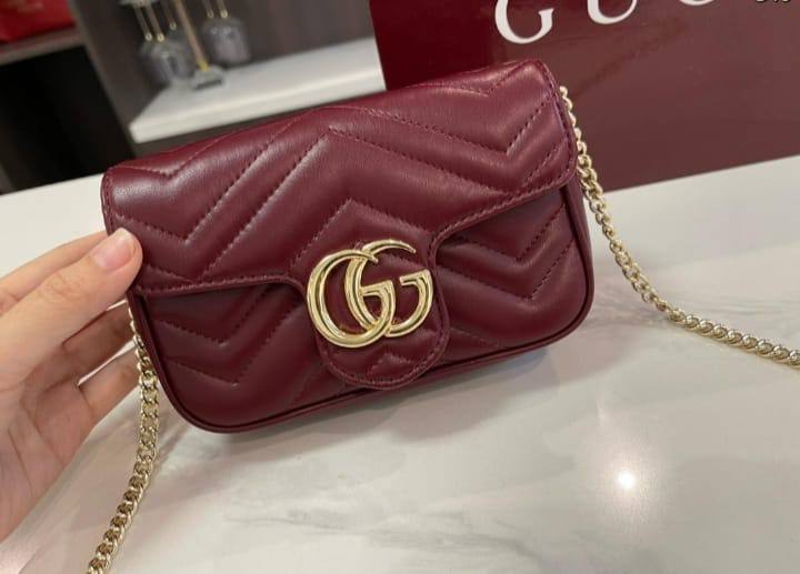 Gucci

With box 
🎁🎁🎁

90 dhs🪙💕

Zain136
♥️♥️♥️