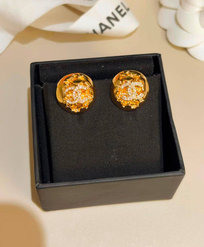 CHANEL
Earring✨
Master quality 💯
With normal boxes 🗃️ 
40 dhs✅

With master box 📦 
60 dhs✅

Zain216
♥️♥️♥️