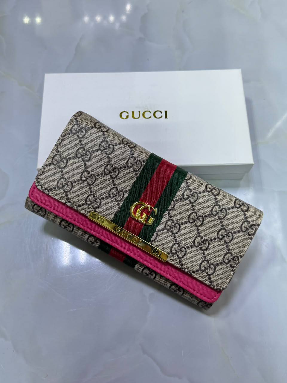 Gucci 
Coach

40 dhs🇦🇪🇦🇪🇦🇪

Zain50
♥️♥️♥️
