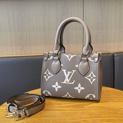 LV

Best quality 

with box
105 dhs🇦🇪🇦🇪

size 18CM

Zain290
♥️♥️♥️