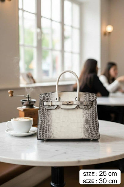 HERMES ʙɪʀᴋɪɴs
ɢʟᴏssʏ ᴄʀᴏᴄᴏᴅɪʟᴇ ʟᴇᴀᴛʜᴇʀ
sɪʟᴠᴇʀ ʜᴀʀᴅᴡᴀʀᴇ

sɪᴢᴇ 25 cm PRICE: *115 ᴅʜs* 

sɪᴢᴇ 30 cm PRICE: *120 ᴅʜs* 

Zain31
♥️♥️♥️