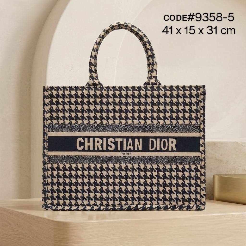 Dior
ʜᴀɴᴅᴄᴀʀʀʏ ʙᴏᴏᴋᴛᴏᴛᴇ
  •ᴢɪᴘᴘᴇʀ ᴛʏᴘᴇ
  •ᴄᴀɴᴠᴀss ᴍᴀᴛᴇʀɪᴀʟ
sɪᴢᴇ : 41 cm

70 dhs✅

Zain31
♥️♥️♥️