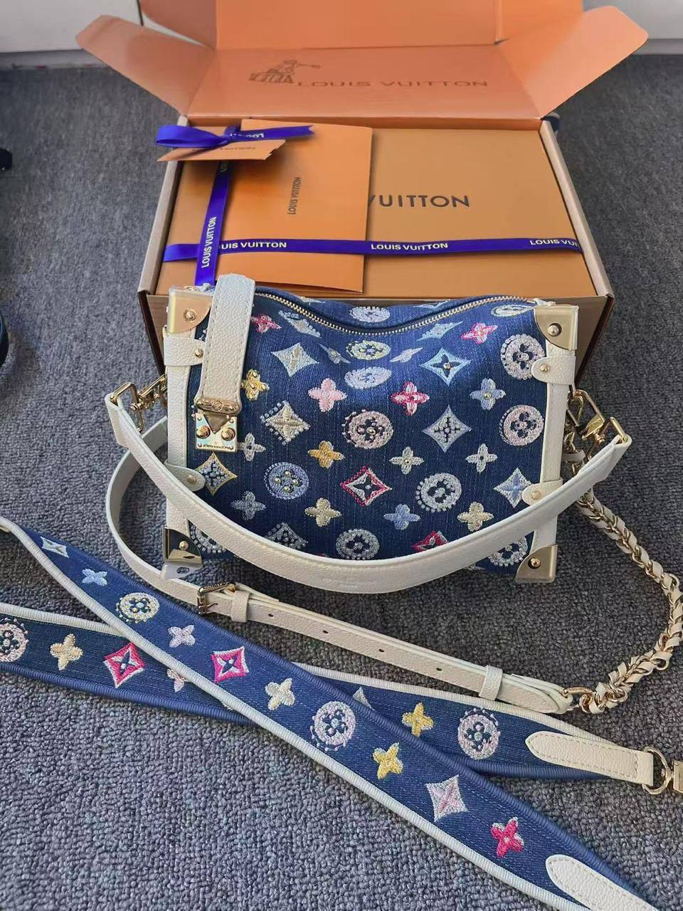 LV
Master🌺🌺
360 dhs✅ New Stock 

Zain297
♥️♥️♥️