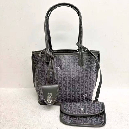 Goyard 
65 dhs✅

Zain232
♥️♥️♥️