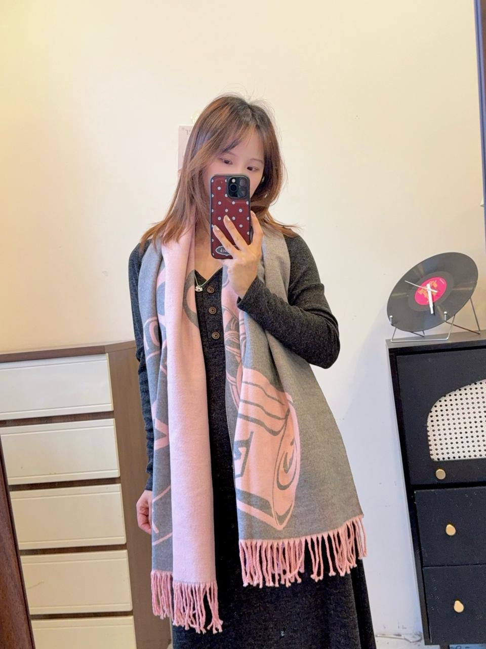 Scarf
180*68 cm
45 dhs🪙🌨️

Zain17
♥️♥️♥️
