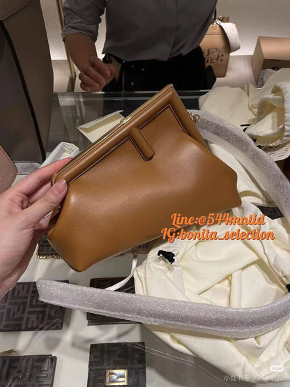Mixed brands (bags)
Dior
Balenciaga
Lv
Valentino
Chanel
Gucci
Celine
Baguette
Miu Miu

120 dhs🇦🇪🇦🇪

Zain10
♥️♥️♥️