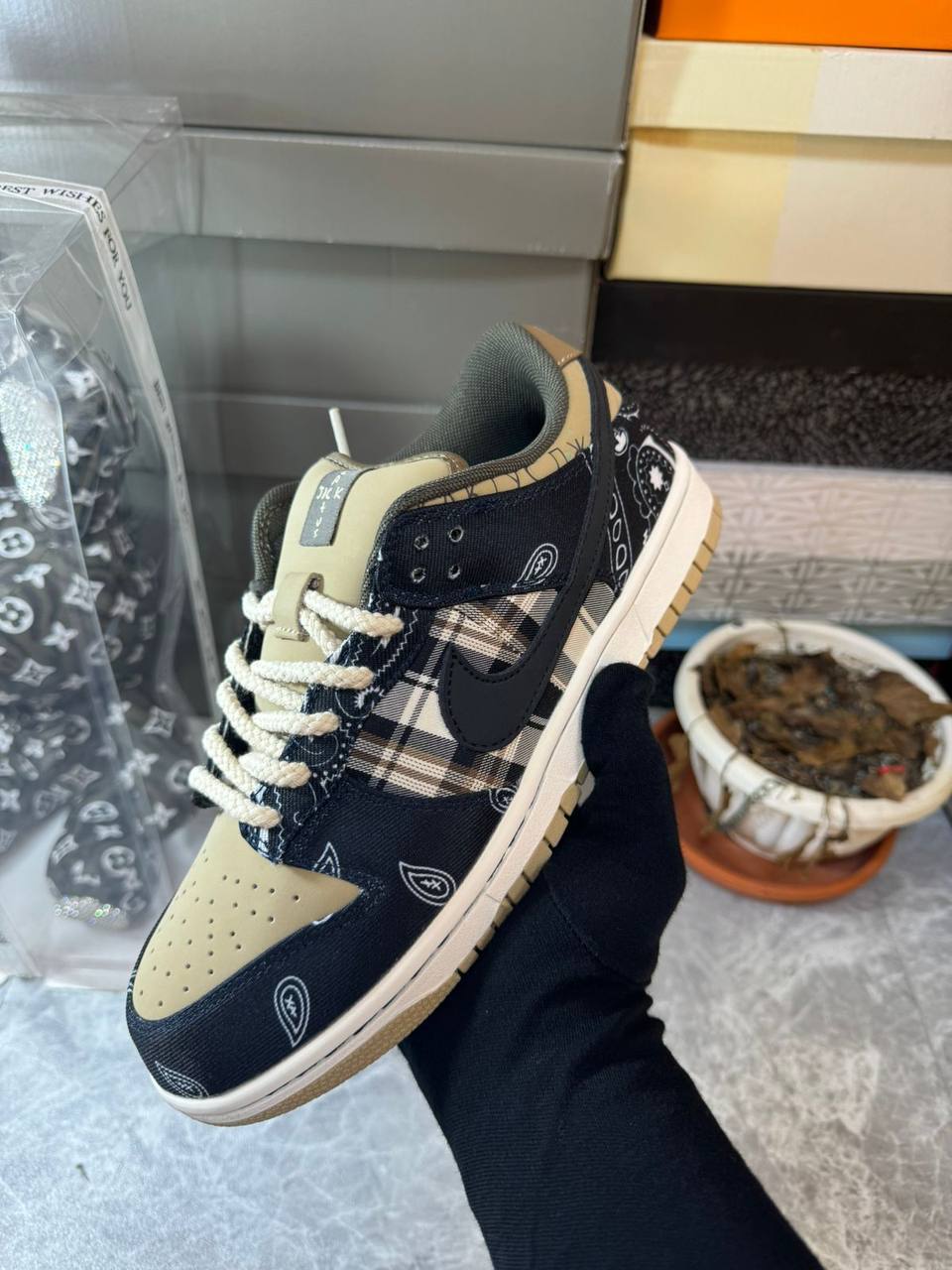 Nike x Travis Scott SB Dunk Low
36-45 AVAILABLE😍
240 dhs✅

Zain242
♥️♥️♥️