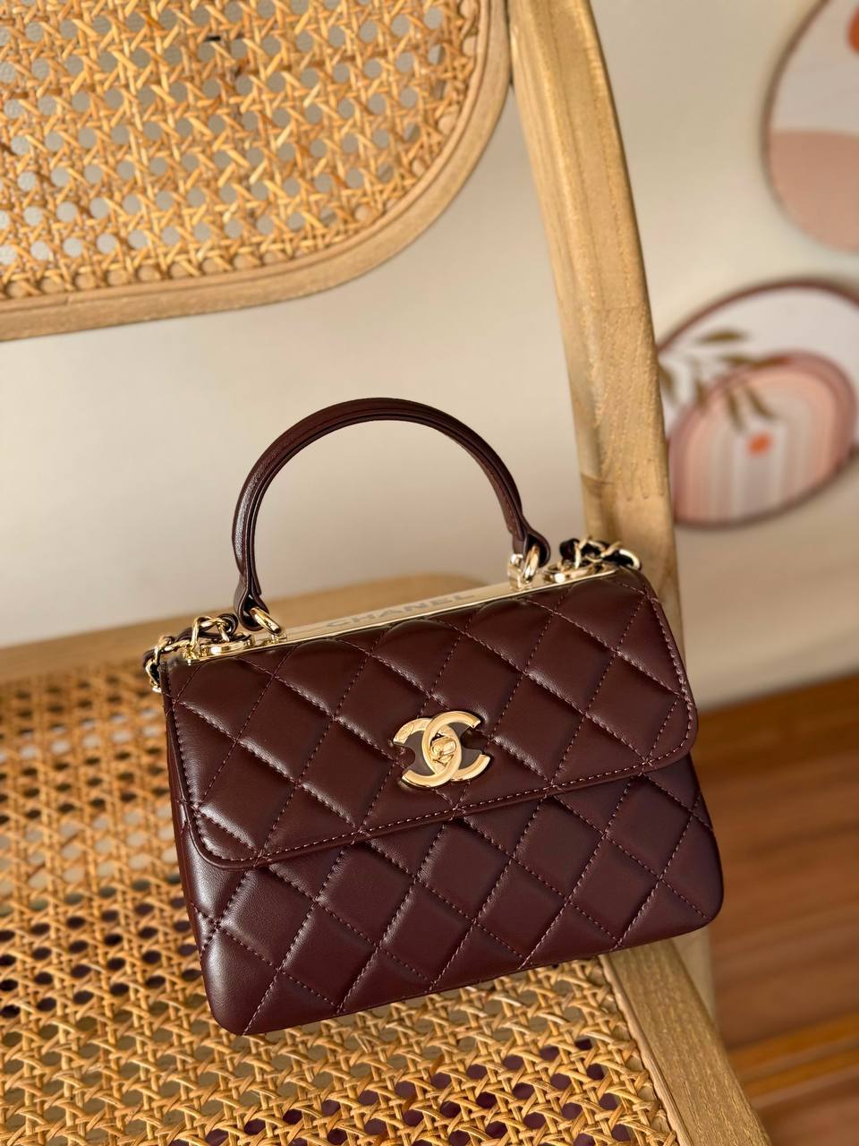 New Collection✨✨✨
CHANEL
20cm
360 dhs🇦🇪🇦🇪
*MASTER QUALITY*
With box🎁

Zain167
♥️♥️♥️
