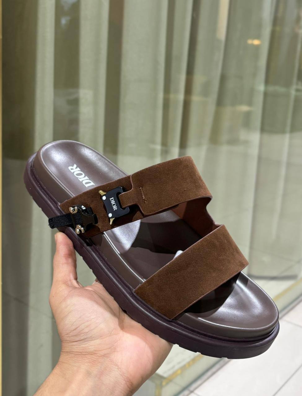 Dior 
Mens Slipper 
Size:39 to 45
120 dhs💓

Zain241
♥️♥️♥️