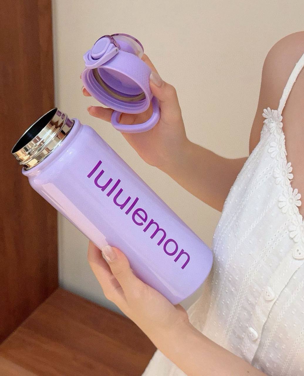 *Bottle ❤️‍🔥*
"Double Drinking" - Choose between direct drinking and using a straw as you wish.🦋
Very good quality 🔥
With boxes 🗃️ 
60 dhs💓

Zain216
♥️♥️♥️