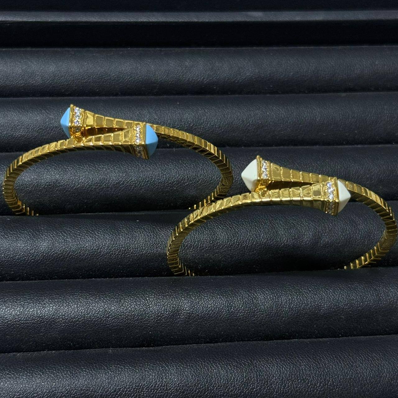 MARLEY
MASTER🍃💕
*BANGLE*
*55* AED 
*RING*
*45* AED 
BOX NOT AVAILABLE 💕

Zain263
♥️♥️♥️