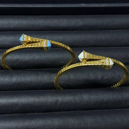 MARLEY
MASTER🍃💕
*BANGLE*
*55* AED 
*RING*
*45* AED 
BOX NOT AVAILABLE 💕

Zain263
♥️♥️♥️