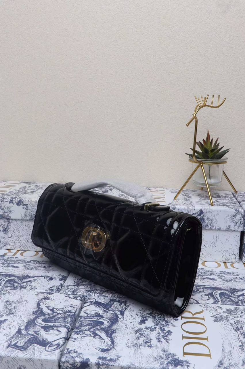 Dior
withbox 
100 dhs🇦🇪🇦🇪

Zain143
♥️♥️♥️