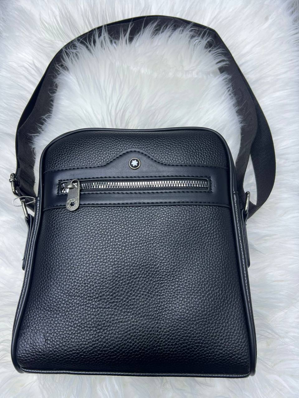 Unisex Bags
High Quality
85 dhs✅

Zain182
♥️♥️♥️