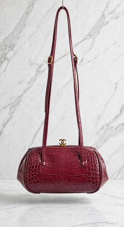 CHANEL
Clutch With Leather Strap Crocodile Calfskin

Master Quality
12*28*13 cm 
With Box

330 dhs 

Zain295
♥️♥️♥️