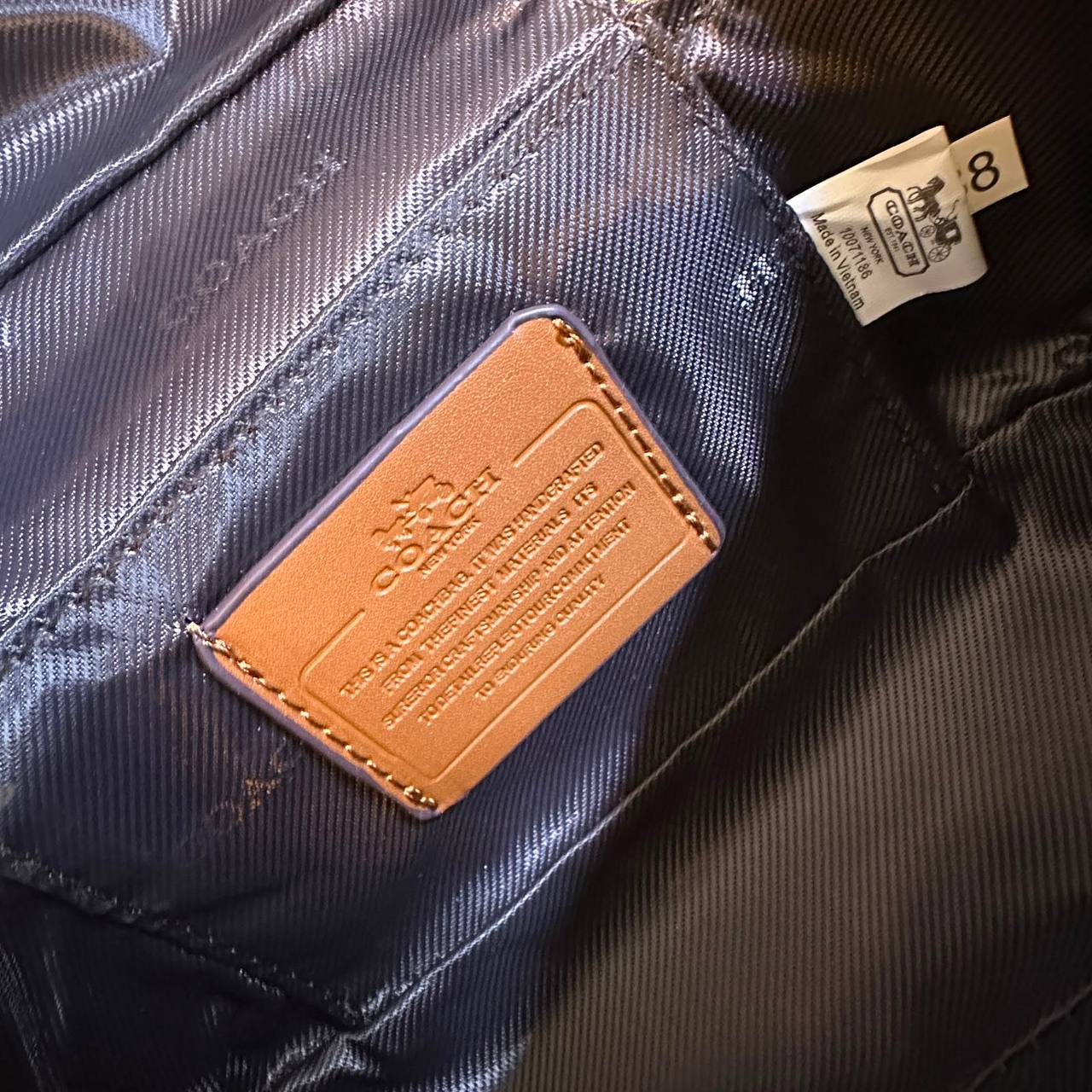 COACH NEW CAME HIGH QUALITY WITH BOX  
110 dhs🇦🇪🇦🇪

Zain295
♥️♥️♥️