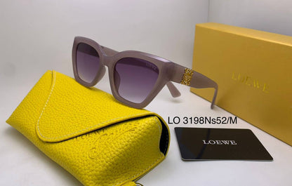 Loewe
70 dhs✅

Zain126
♥️♥️♥️
