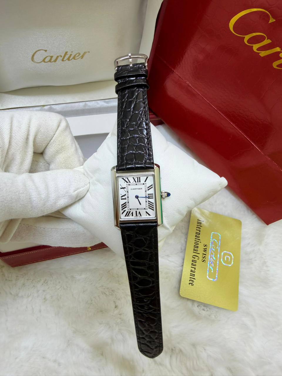 Cartier Tank
*Unisex size*
*Good quality*
230 dhs✅

Zain29
♥️♥️♥️